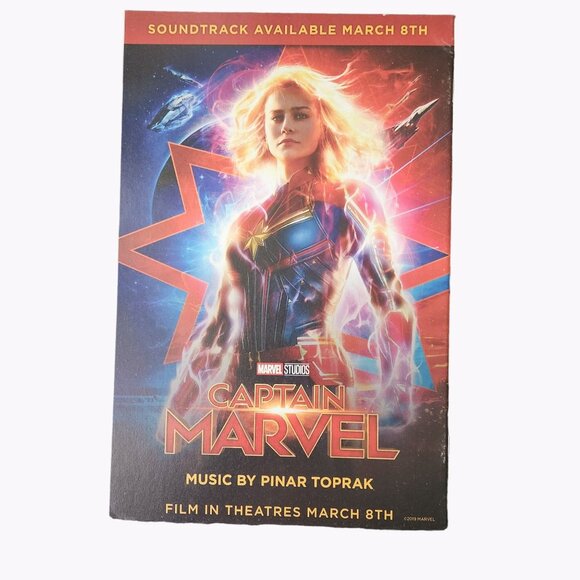 Marvel Spider-Gwen Ghost Spider #6 2019 Comic Book Collector Bagged Boarded - Picture 2 of 2